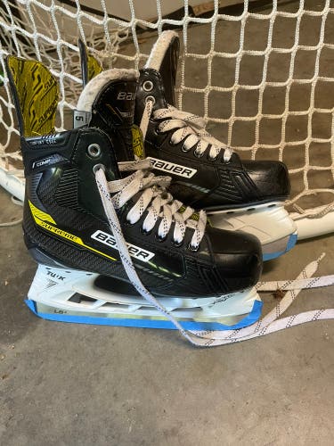 Black/Yellow Bauer Supreme Hockey Skates Extra Wide Width Size 5.5 (Used)