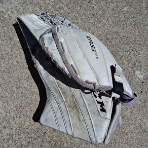 CCM Extreme Flex E5.5 INT Regular Catcher (Used)