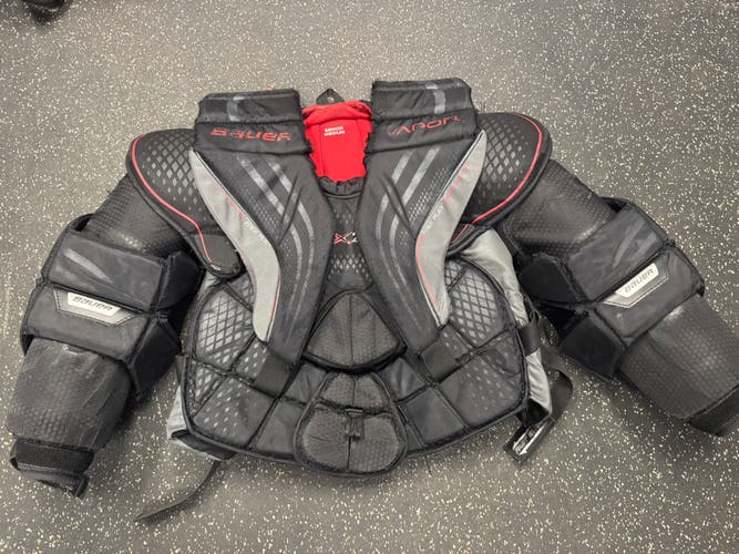 Medium Bauer Vapor X2.9 Goalie Chest Protector (Used)