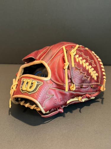 Rare Custom Japanese Wilson Staff teddy DP model RH Pitcher's Baseball Glove 11.75" (Used)
