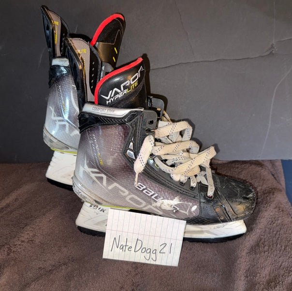2021 Bauer Vapor Hyperlite Hockey Skates 9.5 (Used)