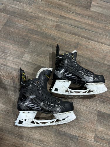Super Tacks Hockey Skates Extra Wide Width 7.5 (Used)