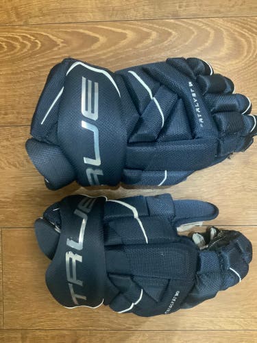 True Catalyst 7x3 Gloves 15" (Used)
