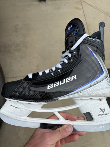 2025 Bauer Vapor Flylite Hockey Skates 9.5 (Used)
