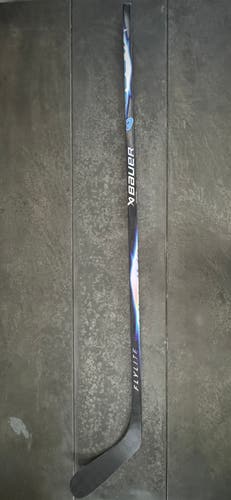 Intermediate Bauer Vapor Flylite Right Handed Hockey Stick P92 55 Flex (New, NEVER USED)