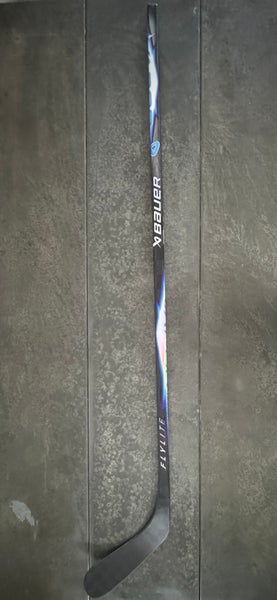 Intermediate Bauer Vapor Flylite Right Handed Hockey Stick P92 55 Flex (New, NEVER USED)