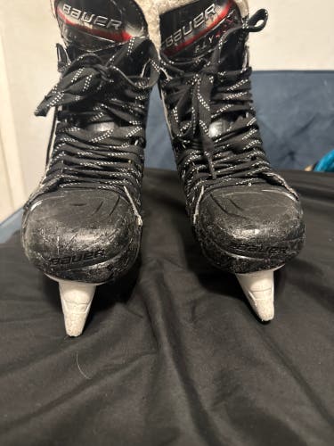 2025 Bauer Vapor Fly40 Hockey Skates 8 (Used)