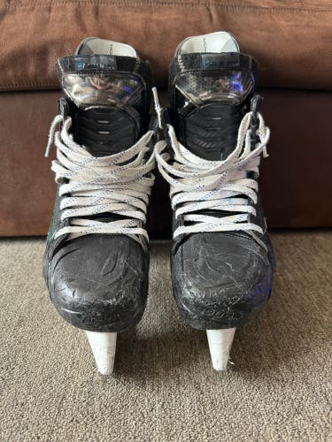 Green Bauer Vapor Hyperlite 2 Hockey Skates Size 10/9.75 (Used) *no insoles*