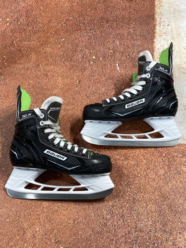 Used Intermediate Bauer XLS Hockey Skates Size 5 | Original Box Included | EXCELLENT CONDITION