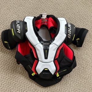 Men's Extra Large Senior Bauer Vapor Shoulder Pads (Used)