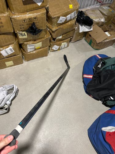Senior Warrior Covert QR6 Pro Left Hand Hockey Stick W28 75 Flex Pro Stock (Used)