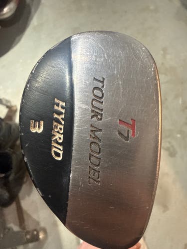Men's T7 Tour Model Right Handed 3 Hybrid Regular Flex Loft 27 Graphite Shaft (Used)