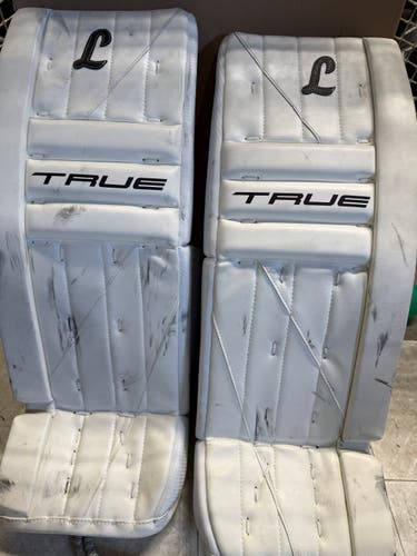 30" 2025 True L95 Goalie Leg Pads (Used)