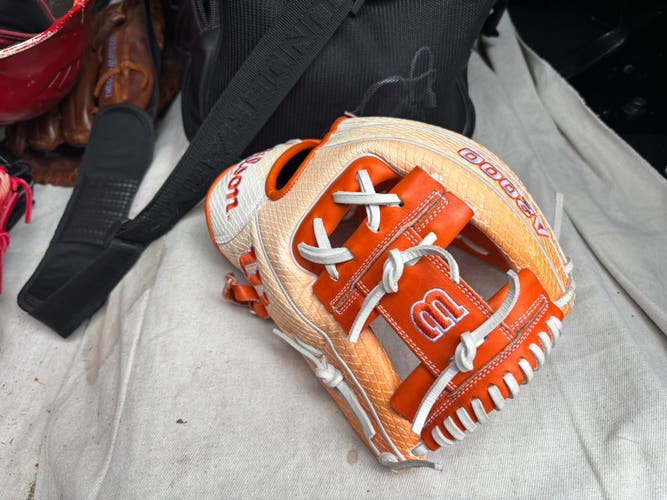 2025 Wilson A2000 RH Infield Baseball Glove 11.75" (New)