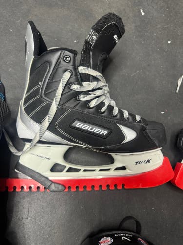 Bauer Hockey Skates 8 (Used)