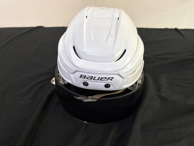 Medium Bauer Hyperlite Helmet (Used)