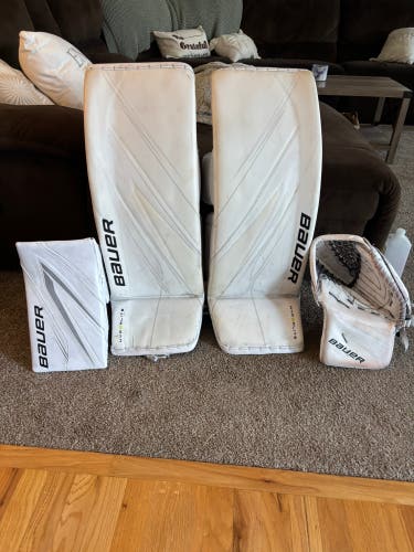 Bauer Hyperlite 2 Regular Goalie Full Set