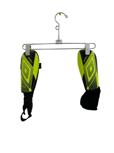 Used Umbro Soccer Shin Guards Junior Black And Optic Yellow SM 11692-S000150236