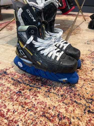 Black/Yellow 2022 CCM AS-V Pro Hockey Skates Regular Width 7.5 (Used)