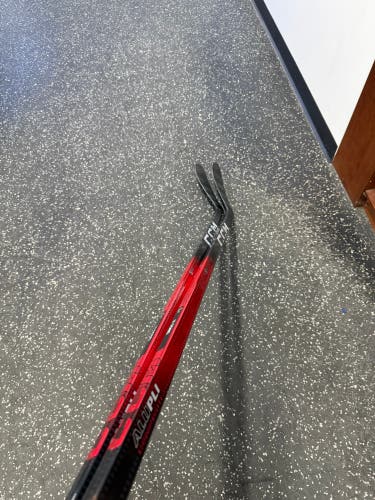 Intermediate CCM JetSpeed FT8 Pro Left Hand Hockey Stick P28 65 Flex (New)