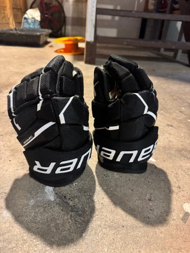 Bauer Supreme Mach Gloves S23 13" (New) Black and white color