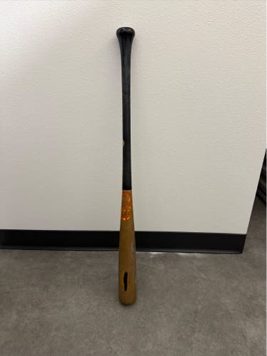 Dove Tail Bat Bat 33.5" (Used)