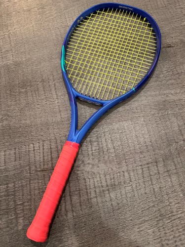 Adult YONEX EZONE 105 Tennis Racquet (Used)