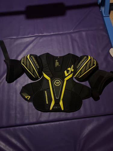 Men's Large Senior Warrior Alpha LX 40 Shoulder Pads (Used)