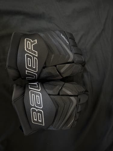 Bauer vapor flylite gloves 13”