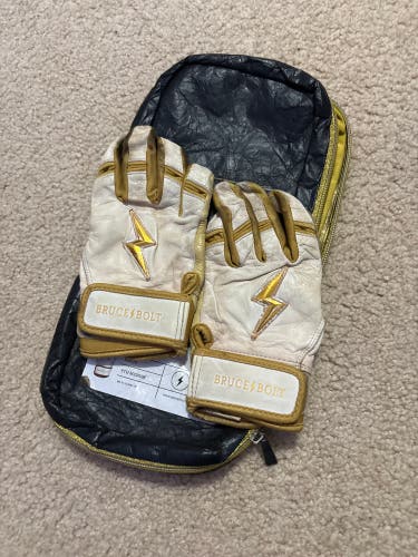 Youth medium Bruce bolts (used)