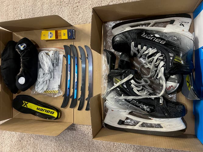 Bauer Vapor Hyperlite 2 Hockey Skates Regular Width 6.5 (Used) - 2 SetsTi Fly Steel + Aetrex Insole