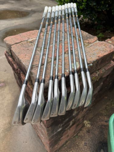 Men's 1997 Titleist DCI 962 Right Handed Iron Set Stiff Flex (Used)