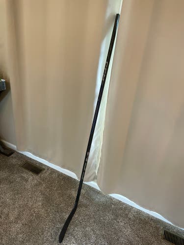 Senior CCM Ribcor Trigger 9 Pro Right Handed Hockey Stick P28 85 Flex (Used)