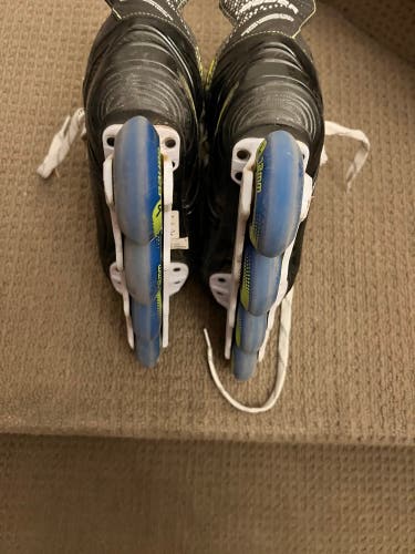 Bauer Xr2 Inline Skates Regular Width Size 4 (Used)