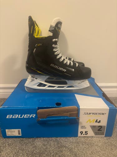 Black/Yellow 2022 Bauer Supreme M4 Hockey Skates Regular Width 9.5 (New)