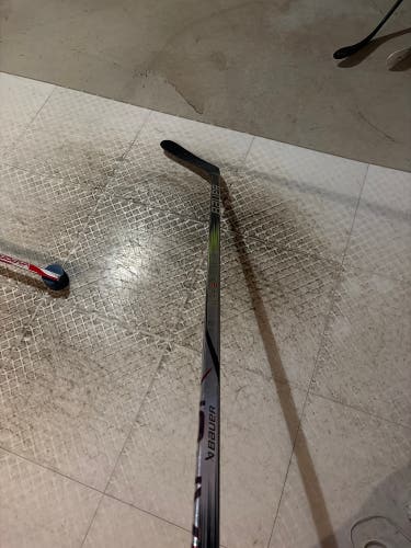 Intermediate Bauer Vapor Hyperlite 2 Left Hand Hockey Stick P92 65 Flex (Used)