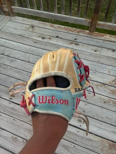 Wilson A2000 RH Baseball Glove 11.75" (Used)