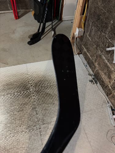 Junior Bauer Vapor Hyperlite 2 Left Hand Hockey Stick P28 50 Flex (Used)
