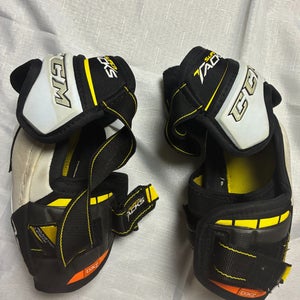 Junior Large CCM Super Tacks AS1 Elbow Pads (Used)