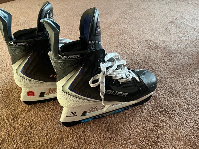 Black 2026 Bauer Vapor Flylite Hockey Skates Regular Width 9.5 (New)