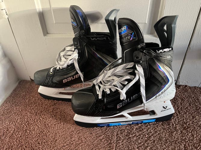 Black 2026 Bauer Vapor Flylite Hockey Skates Regular Width 9.5 (New)