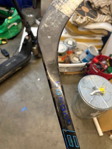 Junior Bauer Twitch Left Hand Hockey Stick P28 40 Flex