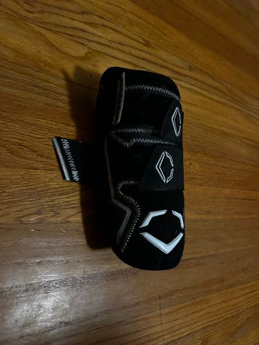 Black Senior EvoShield Elbow Guard Elbow Protection (Used)