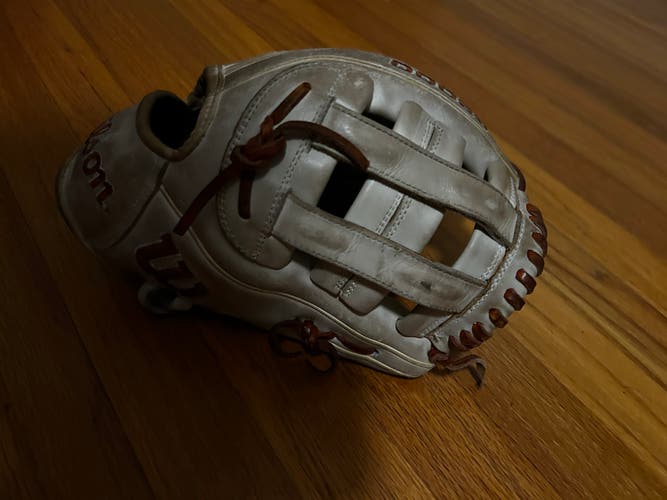 Wilson A2000 RH Infield Baseball Glove 11.5" (Used)