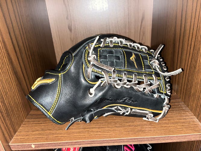 Mizuno Pro Limited Edition RH Baseball Glove 12" (Used)