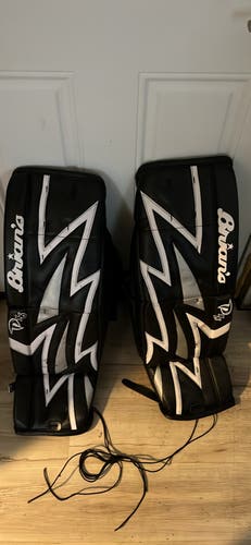 31" Bauer Goalie Leg Pads (Used)