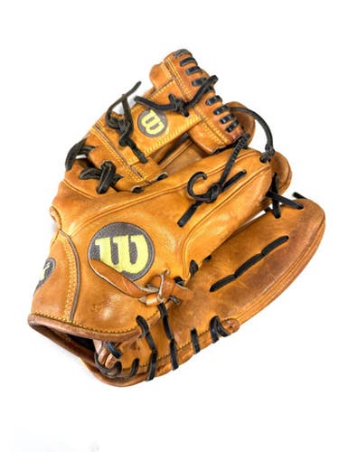 Used Wilson A2000 DP15 BB/SB Glove RH Throw Brown 11 1/2" 11860-S000308450