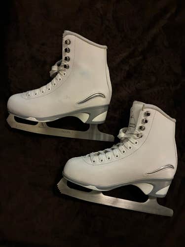 Jackson Ultima JS450 Finesse Figure Skates B Junior 3 (Used)