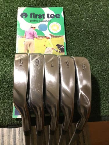 Dunlop Ladies DDH Irons Set (5-9 Irons) 65g Graphite Shafts *VGC*