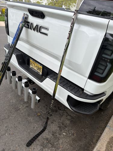 Intermediate Bauer Vapor Hyperlite 2 Right Handed Hockey Stick P92 65 Flex (Used)